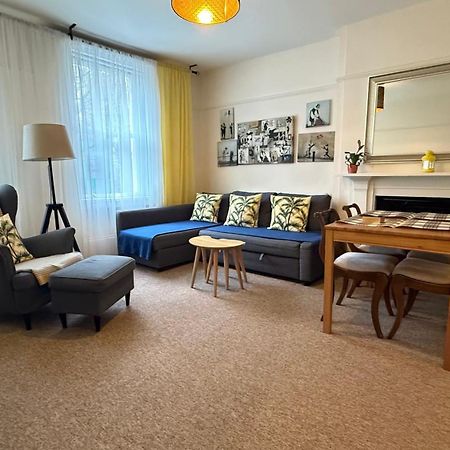 Central Located One Bedroom Apt Bristol Exterior photo